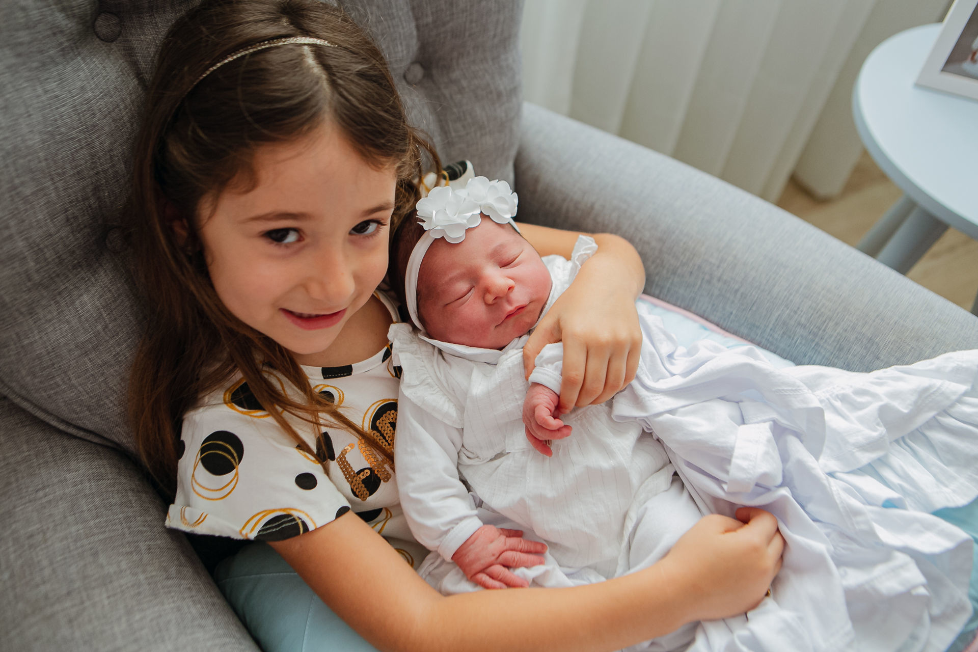 Foto O primeiro encontro de irmãs. Foto O primeiro encontro de irmãs. - Imagem 6